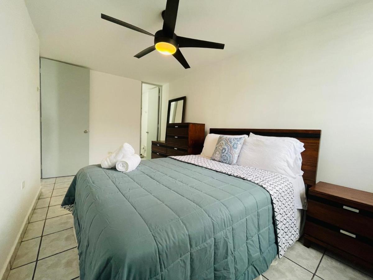 Oceanfront Condo In 卢基约 外观 照片