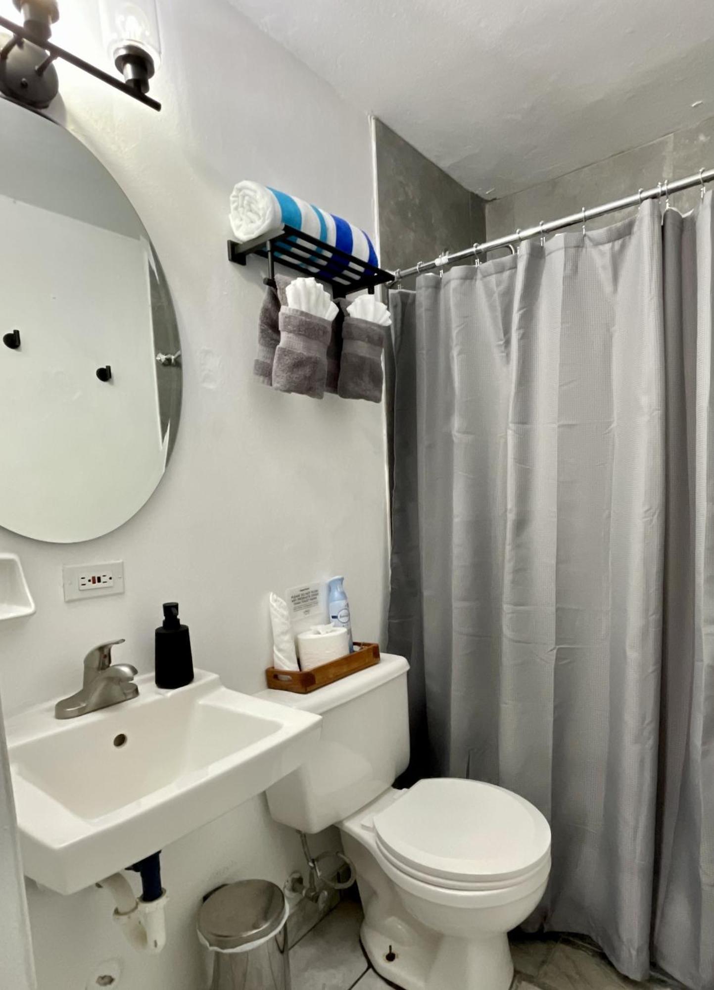 Oceanfront Condo In 卢基约 外观 照片