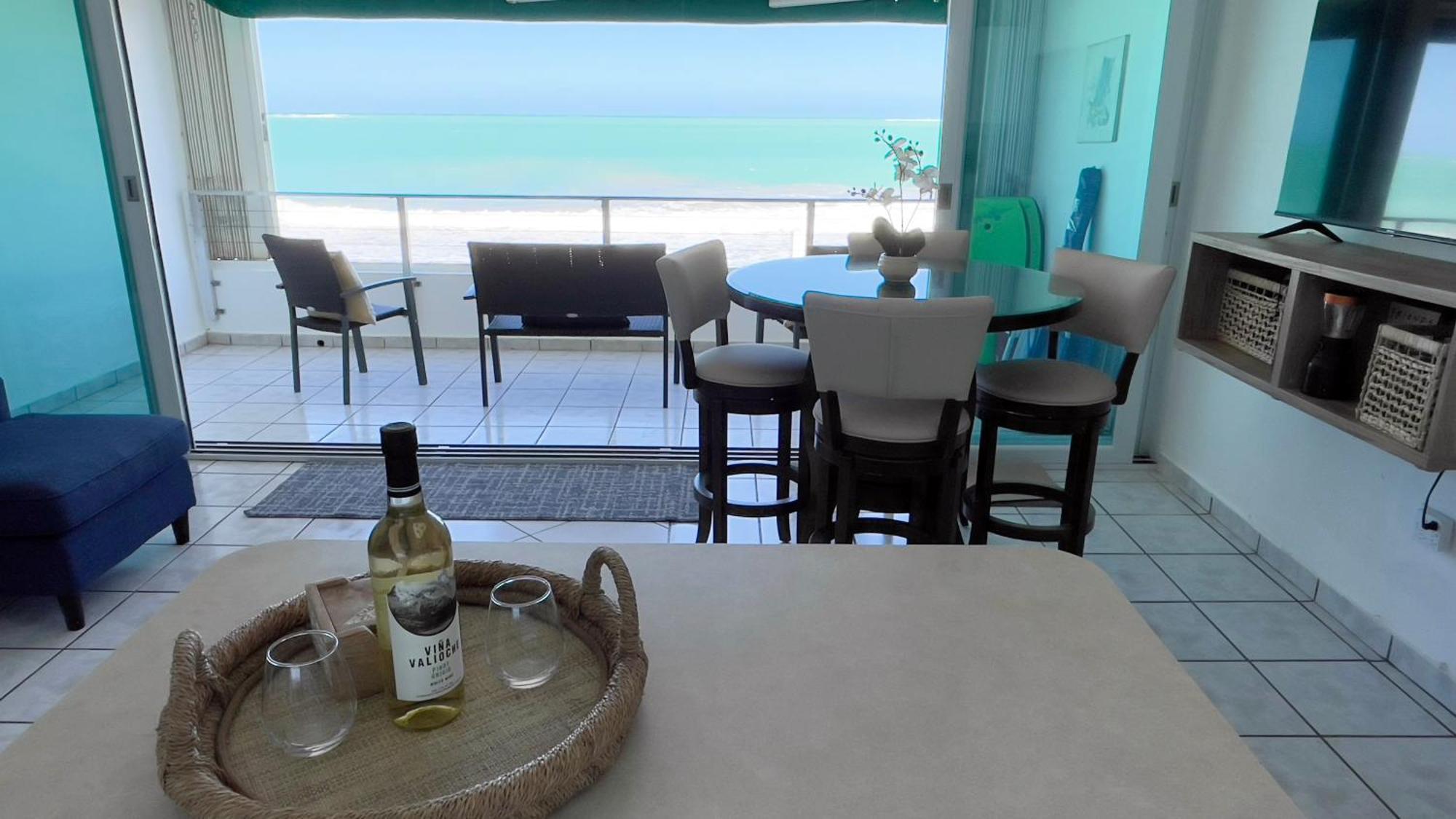 Oceanfront Condo In 卢基约 外观 照片